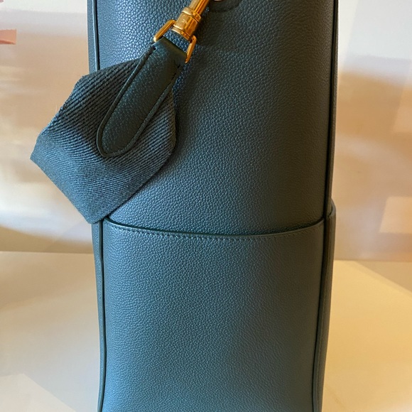 CELINE Seau Sangle in Amazone green medium NWT Never Been Used - Picture 6 of 16